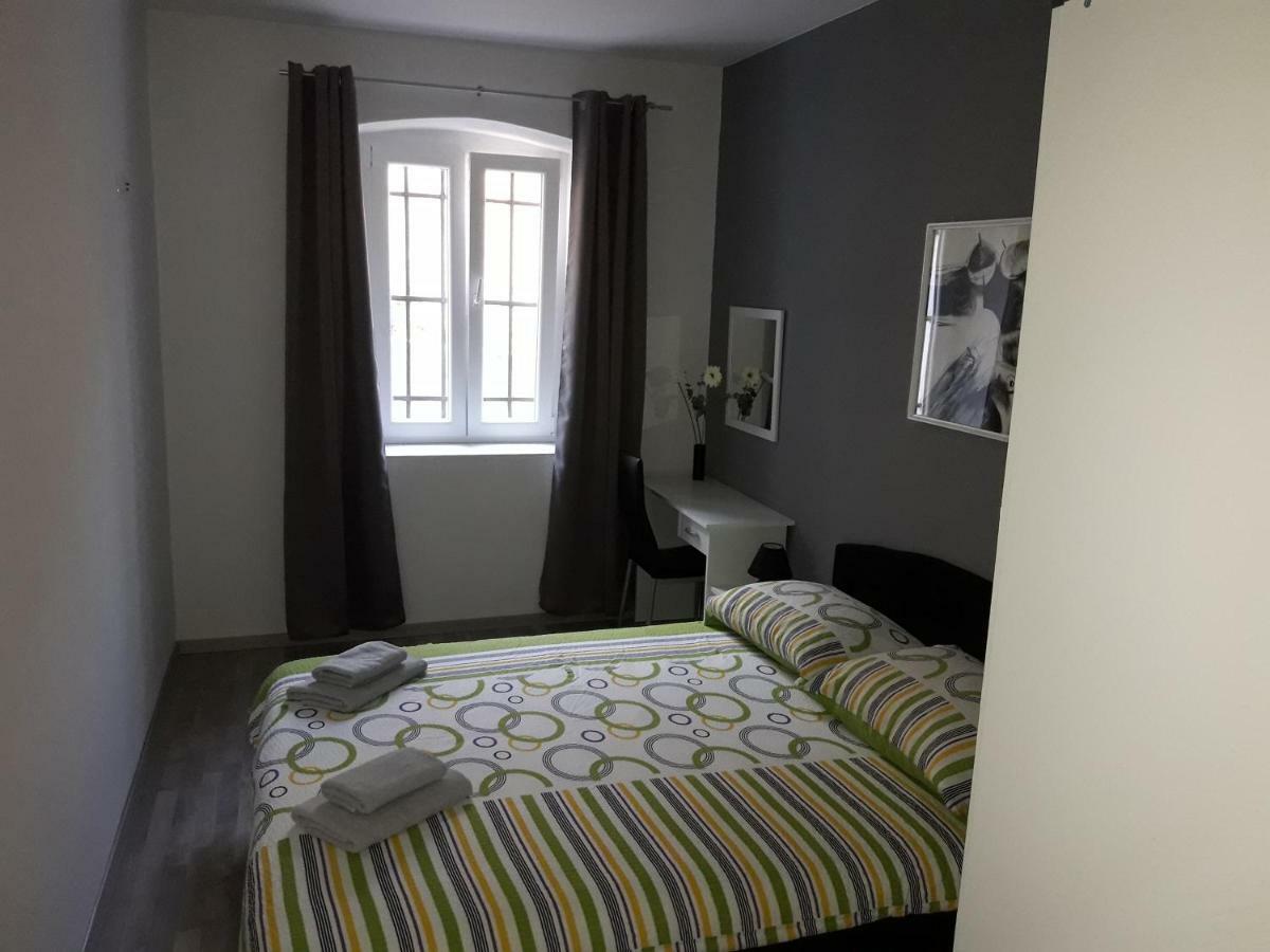 Apartments Vidulic 木洛希尼 外观 照片